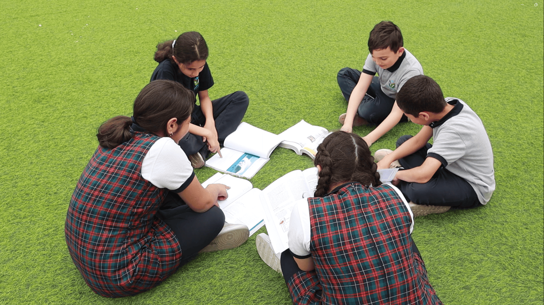 لماذا أختار أكاديمية الينبوع التعليمية لطفلي؟